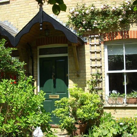 Bed and Breakfast Old Station Gardens, SW London Teddington Exterior foto