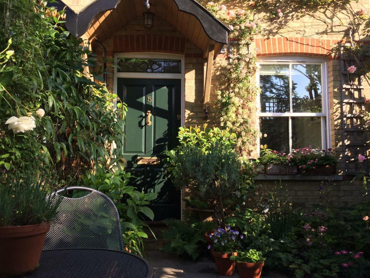 Bed and Breakfast Old Station Gardens, SW London Teddington Exterior foto